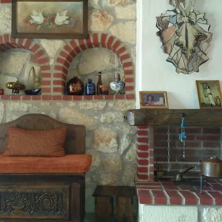 Villa Kleio's Stone Psakoudia